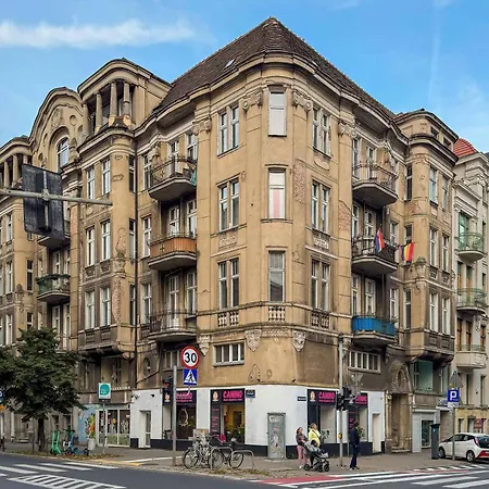 Spacious Family With Balcony Near Mtp By Renters * بوزنان