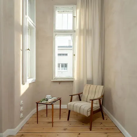 Spacious Family With Balcony Near Mtp By Renters بوزنان