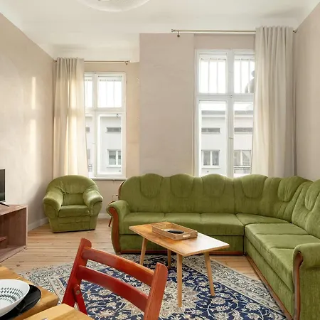Spacious Family With Balcony Near Mtp By Renters * بوزنان