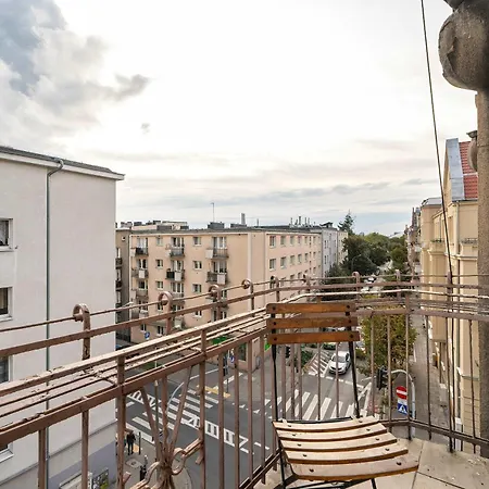 Apartment Spacious Family With Balcony Near Mtp By Renters *