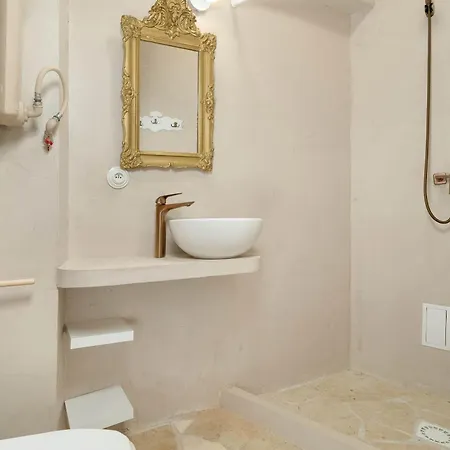 Spacious Family With Balcony Near Mtp By Renters *