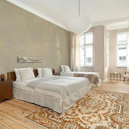 Spacious Family With Balcony Near Mtp By Renters