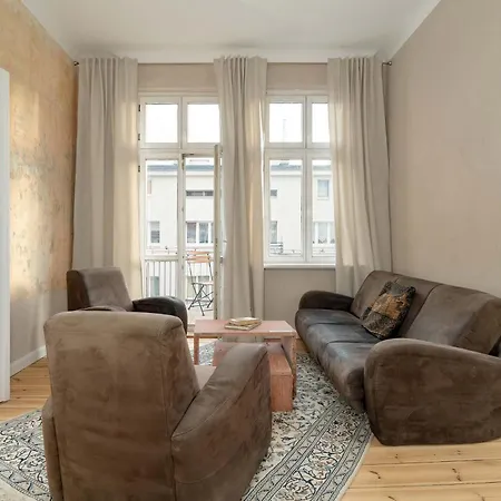 Apartment Spacious Family With Balcony Near Mtp By Renters